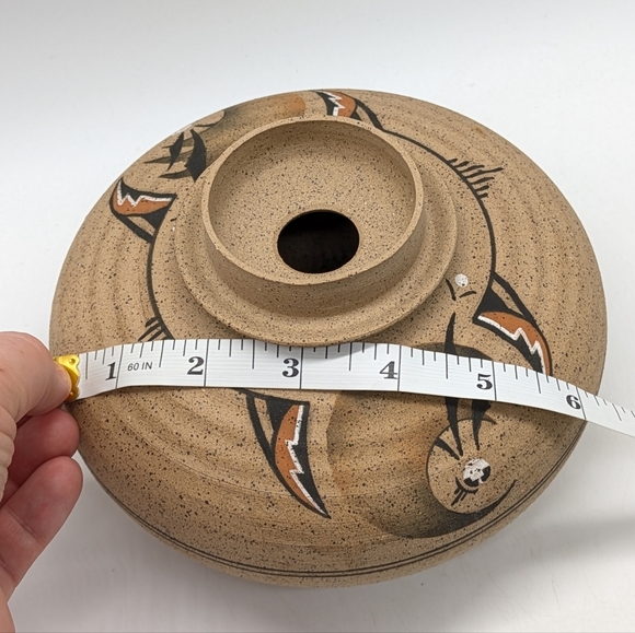 Native Southwestern Tan Brown Clay Earthenware Vessel - Picture 9 of 9